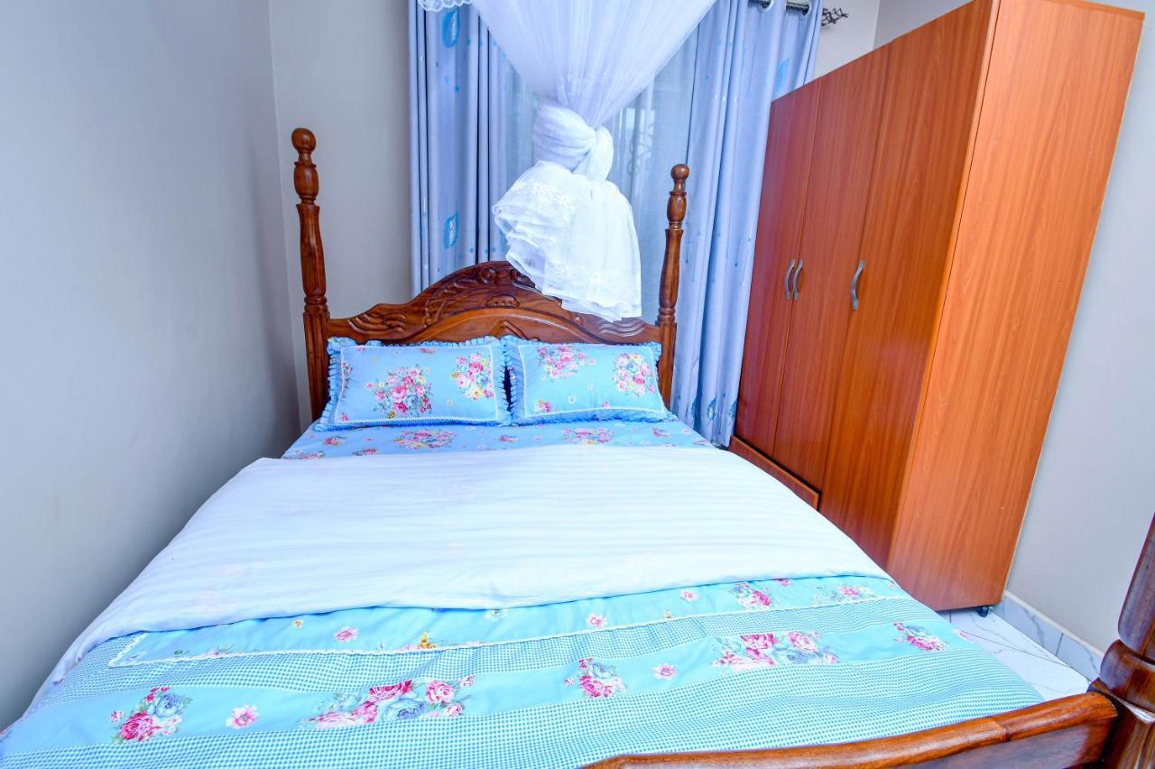Peace Of Mind Suites Entebbe Exterior photo